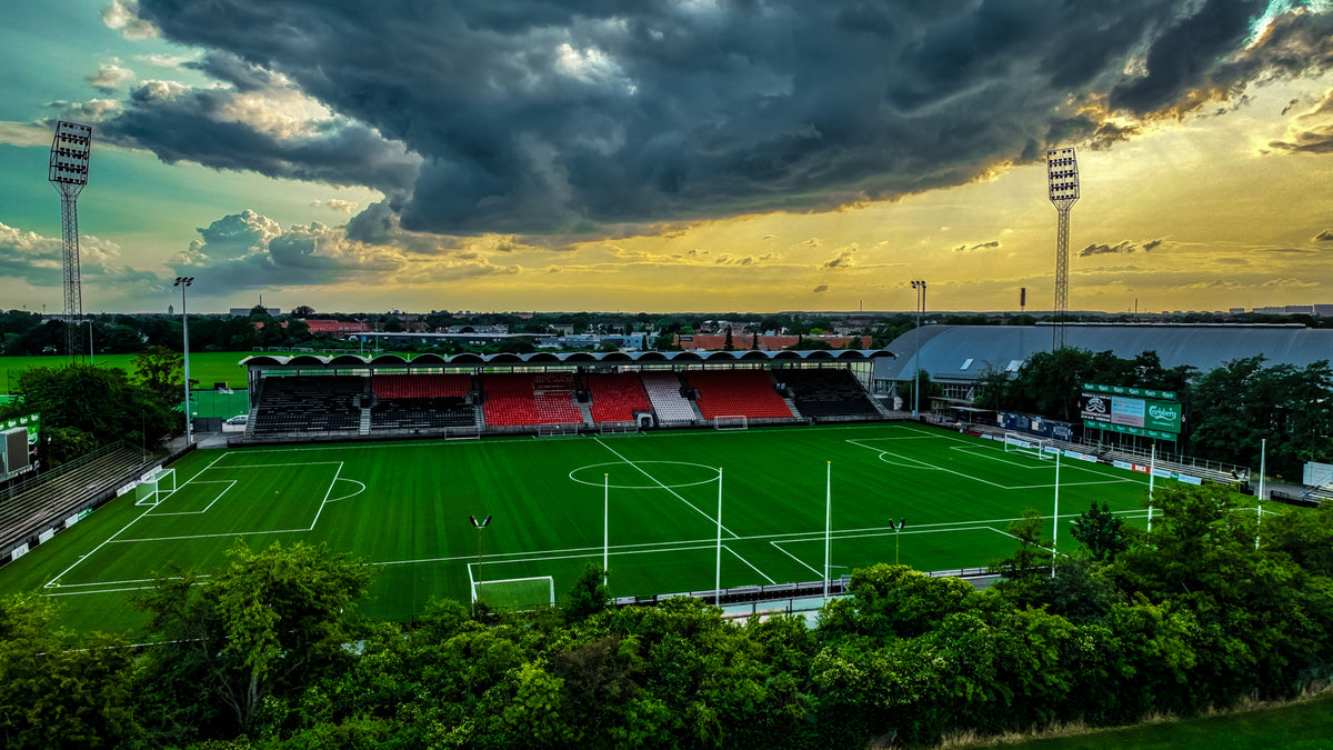 Frems stadion i Valby ved aftenstid.